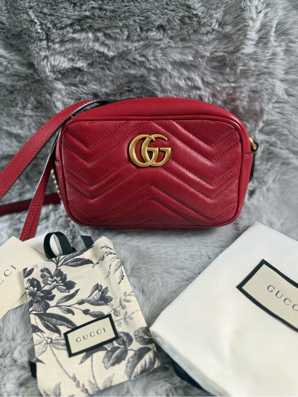 Gucci GG Marmont Matelasse Mini Camera Bag